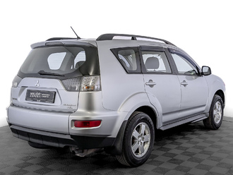 фото Mitsubishi Outlander II 2011
