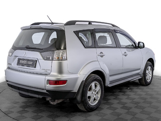 фото Mitsubishi Outlander II 2011