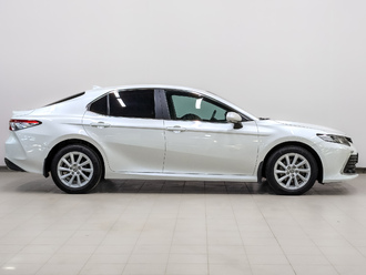 фото Toyota Camry VIII 2022