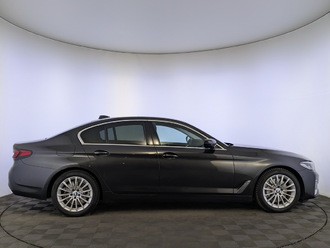 фото BMW 5 (G30/F90) 2023