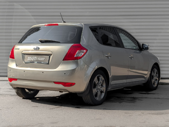 фото Kia Cee`d I 2010