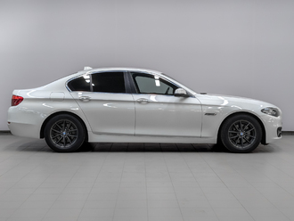 фото BMW 5 (F10/F11) 2016