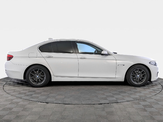 фото BMW 5 (F10/F11) 2016