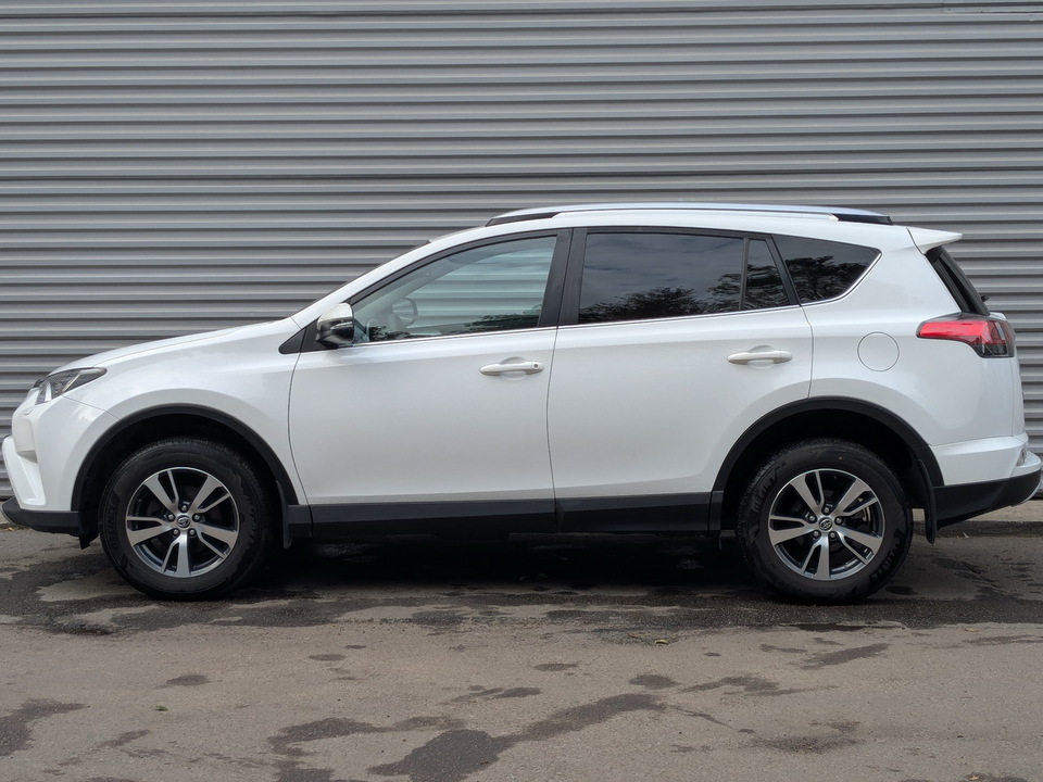 Toyota Rav-4 с пробегом в автосалоне Форис Авто