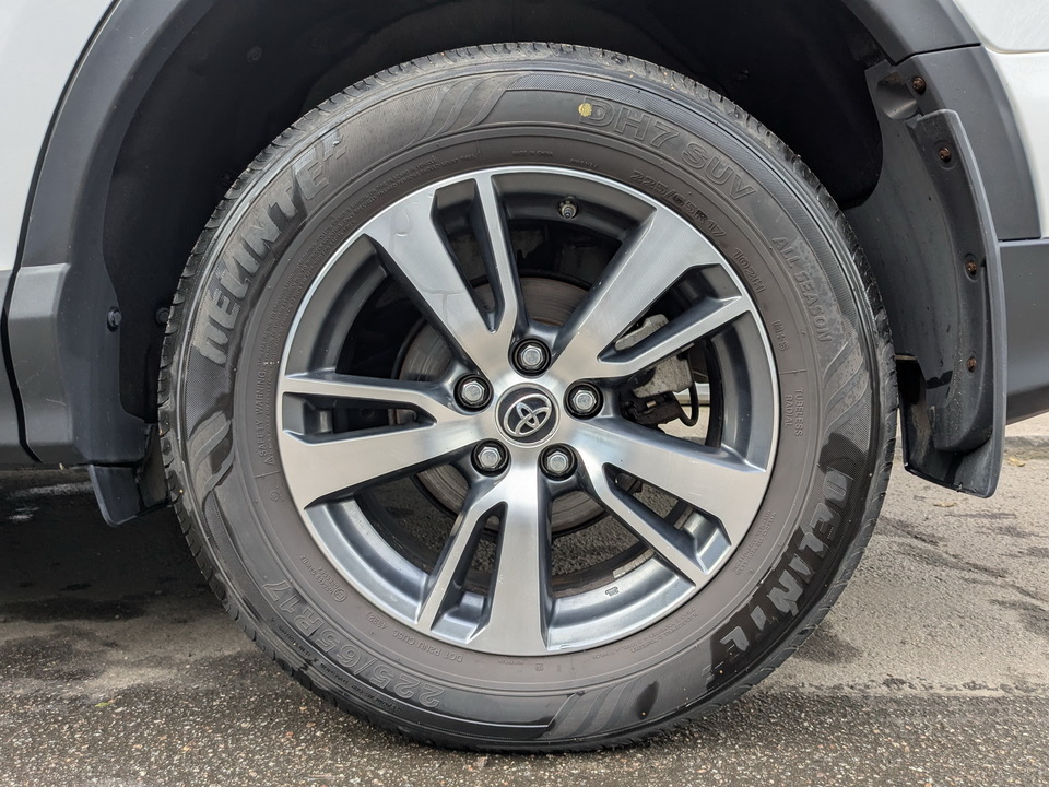 Toyota Rav-4 с пробегом в автосалоне Форис Авто