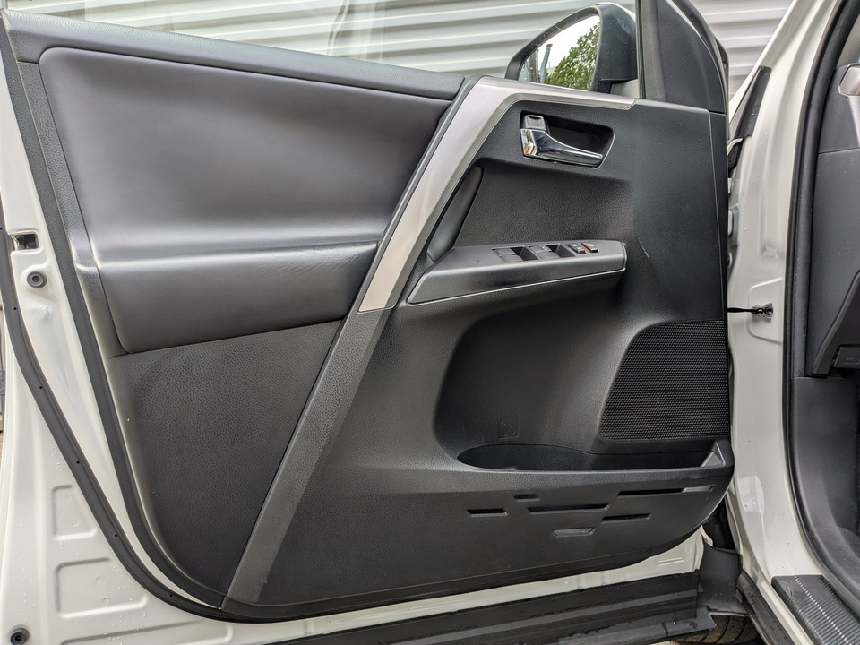 Toyota Rav-4 с пробегом в автосалоне Форис Авто