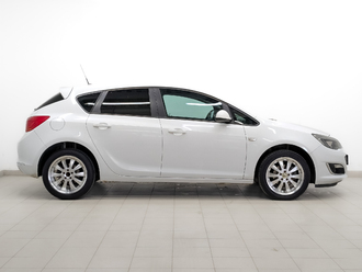 фото Opel Astra J 2012