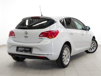 фото Opel Astra J 2012