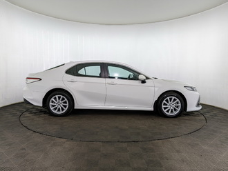 фото Toyota Camry VIII 2021