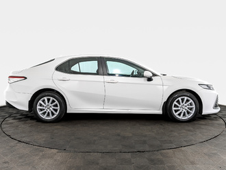 фото Toyota Camry VIII 2021