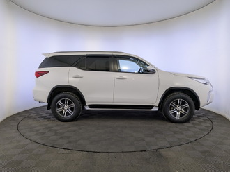 фото Toyota Fortuner II 2020