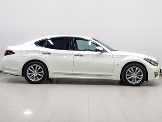фото Infiniti Q70 2018