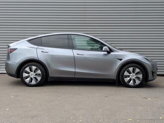 фото Tesla Model Y 2023