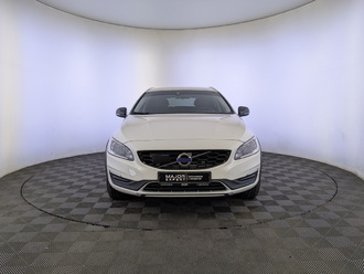 фото Volvo V60 CC I 2016