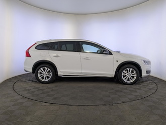 фото Volvo V60 CC I 2016