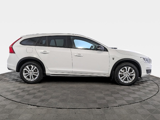 фото Volvo V60 CC I 2016