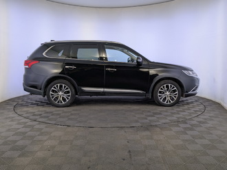 фото Mitsubishi Outlander III 2018