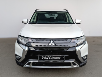 фото Mitsubishi Outlander III 2022