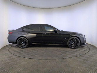 фото BMW 5 (G30/F90) 2021