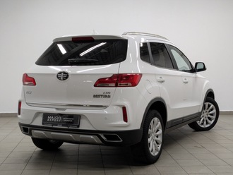 фото FAW Besturn X40 2020