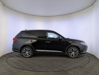 фото Mitsubishi Outlander III 2017