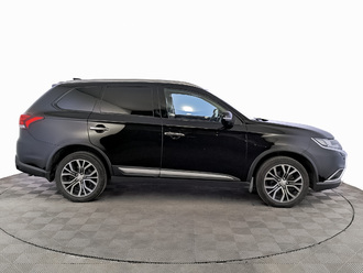 фото Mitsubishi Outlander III 2017