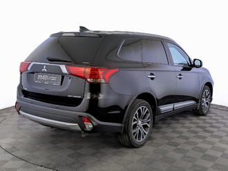 фото Mitsubishi Outlander III 2017