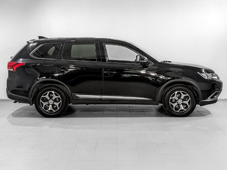 фото Mitsubishi Outlander III 2018