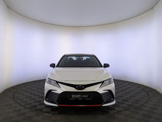 фото Toyota Camry VIII 2021