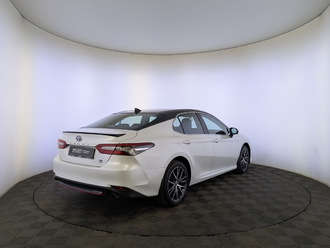 фото Toyota Camry VIII 2021