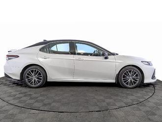 фото Toyota Camry VIII 2021