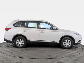 фото Mitsubishi Outlander III 2019