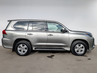 фото Lexus LX III 2017