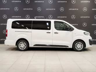 фото Peugeot Traveller 2022