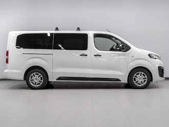 фото Peugeot Traveller 2022