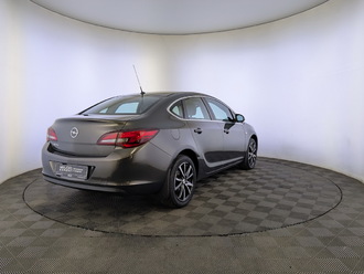 фото Opel Astra J 2014