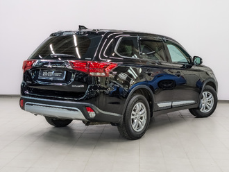 фото Mitsubishi Outlander III 2019