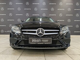 фото Mercedes-Benz C (W/S205) 2019