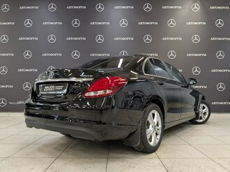 фото Mercedes-Benz C (W/S205) 2019