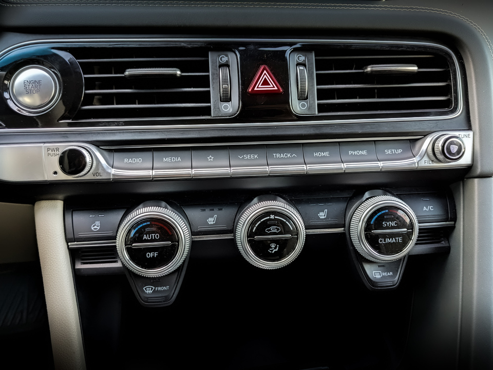 Genesis G70 с пробегом в автосалоне Форис Авто