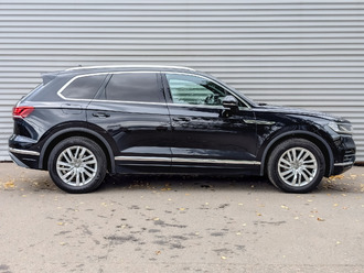 фото Volkswagen Touareg III 2020