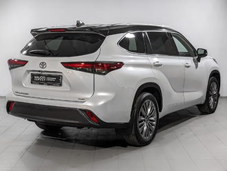 фото Toyota Highlander IV 2021