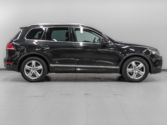 фото Volkswagen Touareg II 2014