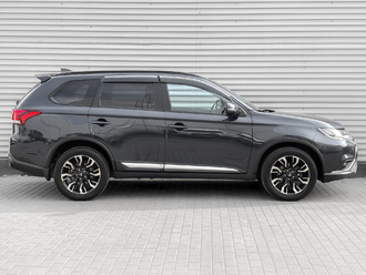фото Mitsubishi Outlander III 2022