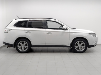 фото Mitsubishi Outlander III 2013