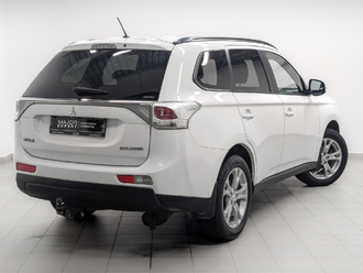 фото Mitsubishi Outlander III 2013
