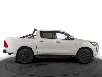 фото Toyota Hilux VIII 2020