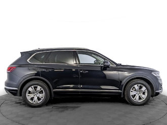фото Volkswagen Touareg III 2020