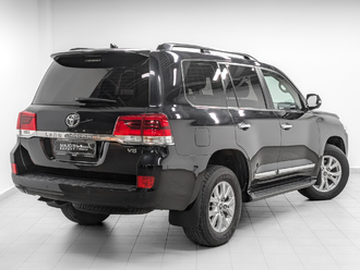 фото Toyota Land Cruiser 200 2016