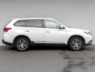 фото Mitsubishi Outlander III 2016